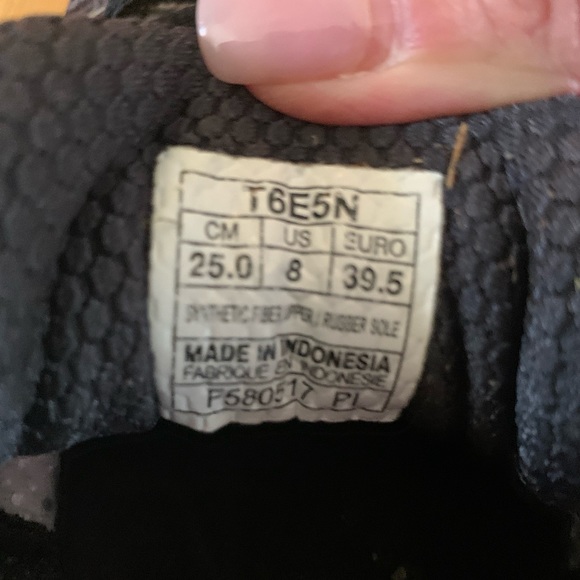 ASICS - Picture 6 of 6